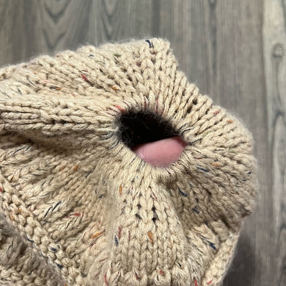 CC Beanie Hat Cozy Confetti Flecked Bun Acrylic Chunky Knit Tan One Size - Picture 4 of 5